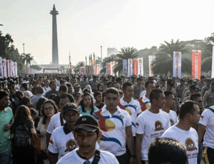 Ribuan Rakyat Serbu Monas Untuk HUT Bhayangkara