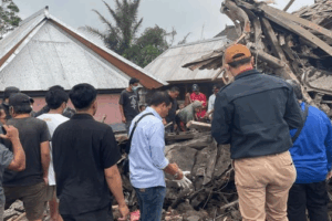 Truk Tronton Rem Blong Seruduk Rumah dan Tewaskan 4 Orang