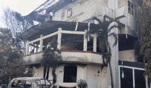 67 Mobil Terbakar Bersama Dengan Gedung DPRD Makassar