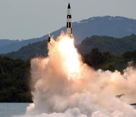 korea-utara-meluncurkan-rudal-balistik