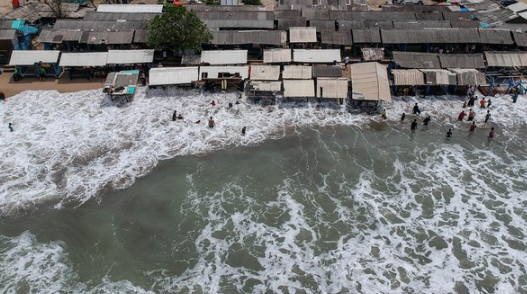 daftar-wilayah-dengan-gelombang-tinggi-pada-10-13-januari