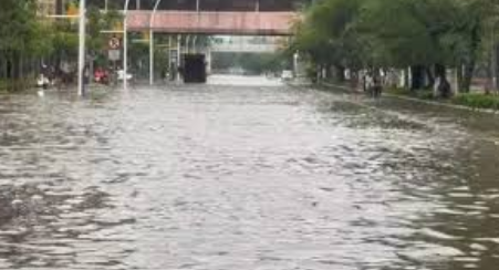 jalan-gunung-sahari-jakarta-pusat-banjir